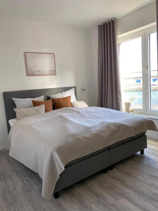 Dock 07 - Modernes 4 Sterne-Ferienapartment Direkt Am Hafen Висмар Экстерьер фото