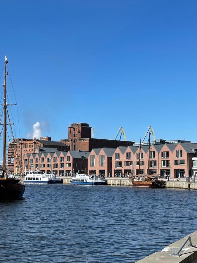 Dock 07 - Modernes 4 Sterne-Ferienapartment Direkt Am Hafen Висмар Экстерьер фото